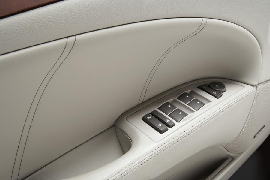  Buick Lucerne 2006 года  (фото 7 из 81)